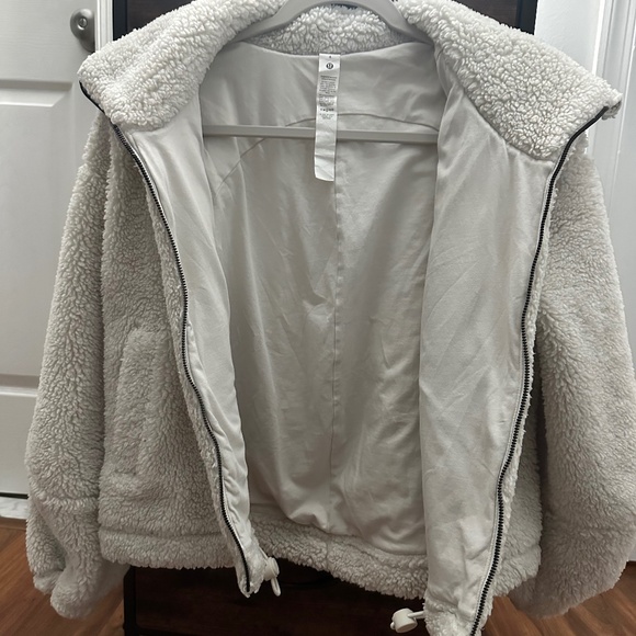 Lululemon Sherpa jacket - Picture 2 of 5